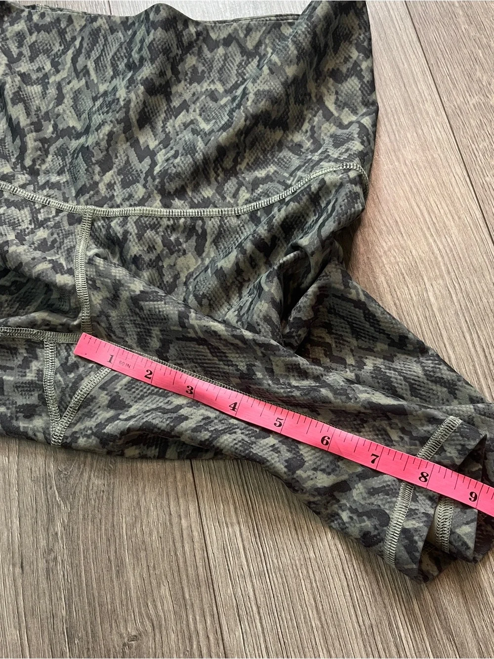 Old Navy Womens High-Waist Green Snake Print Bike Shorts Powersoft Size XS